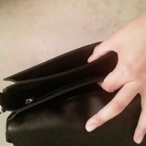 Excellent Condition Michael Kors Genuine Leather Rivington Stud Crossbody Purse - Picture 5 of 6